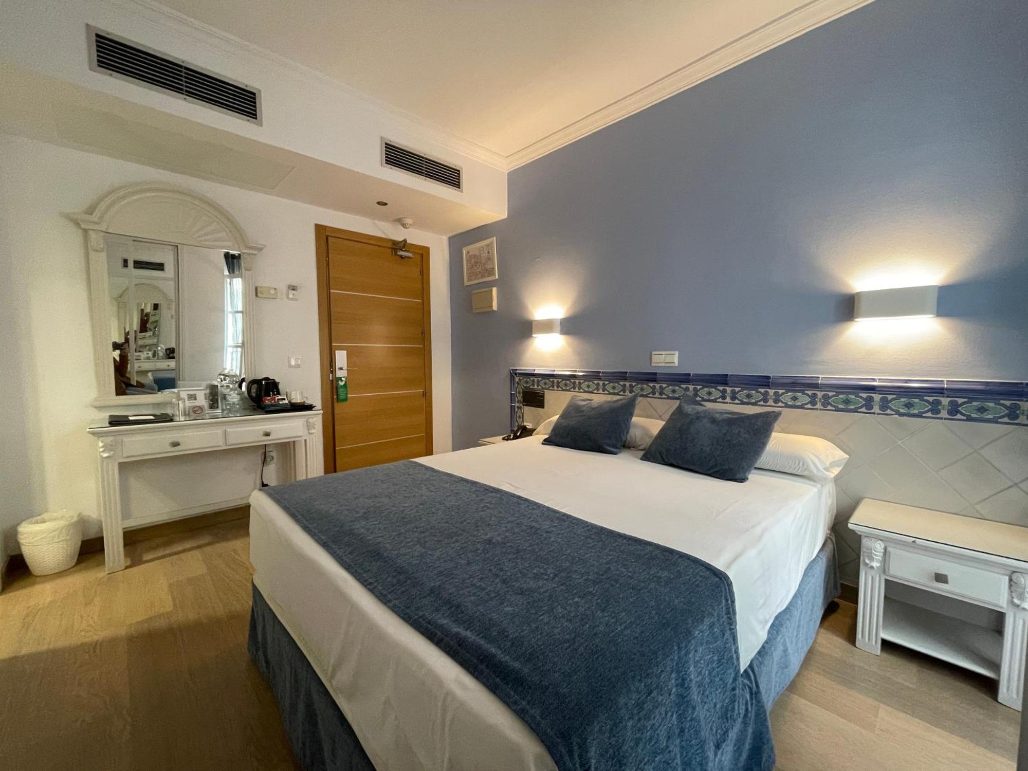 נרחה Hotel Plaza Cavana מראה חיצוני תמונה
