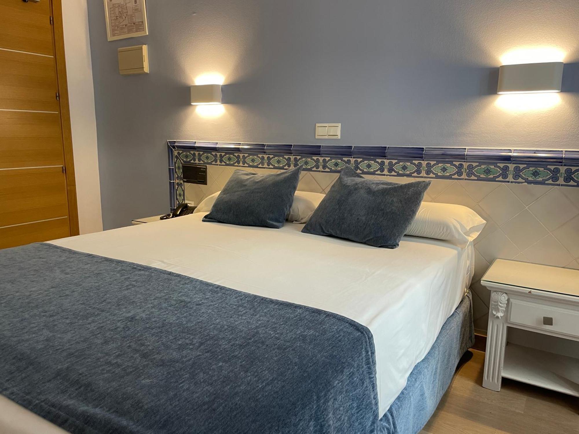 נרחה Hotel Plaza Cavana מראה חיצוני תמונה