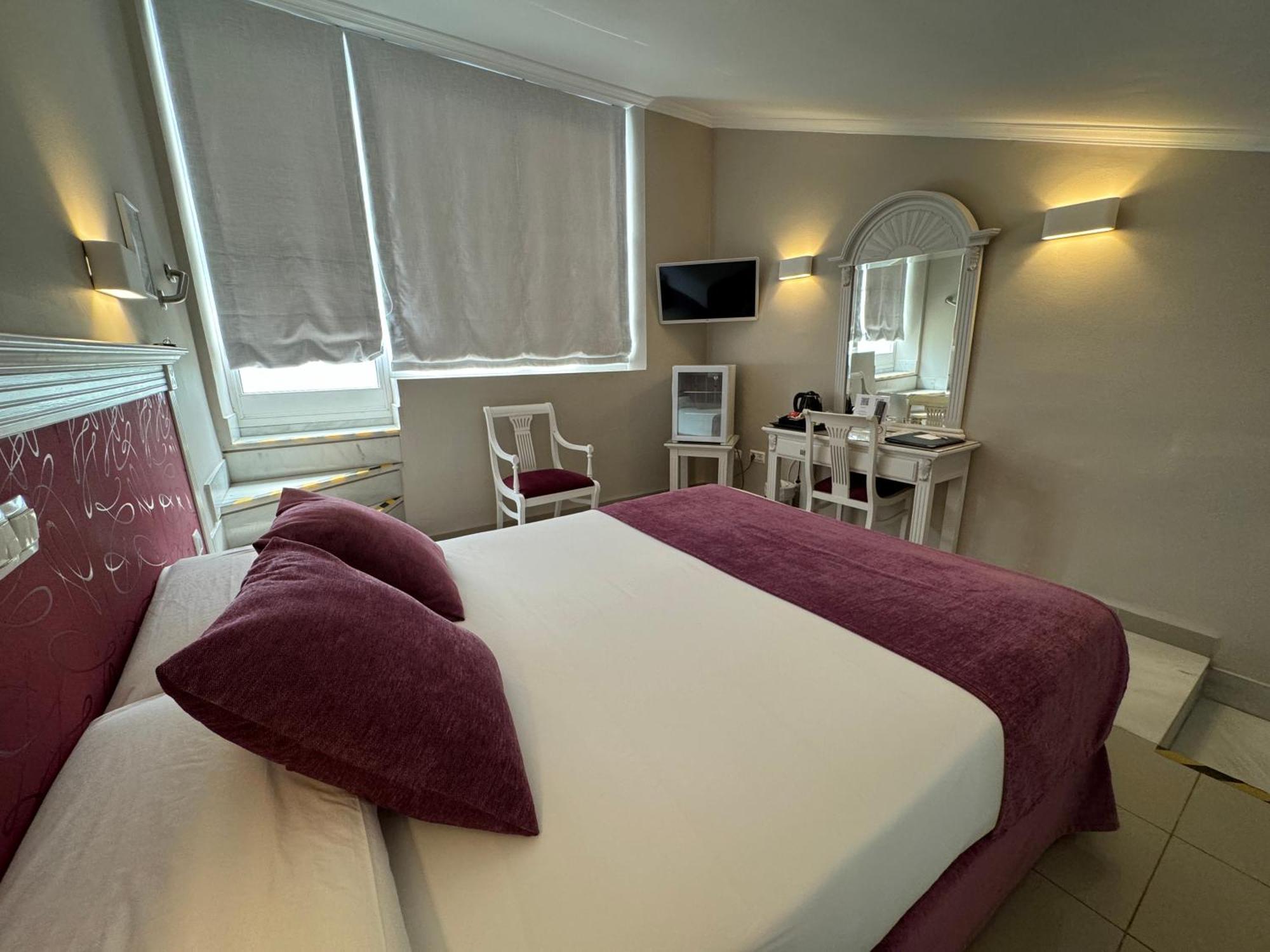 נרחה Hotel Plaza Cavana מראה חיצוני תמונה