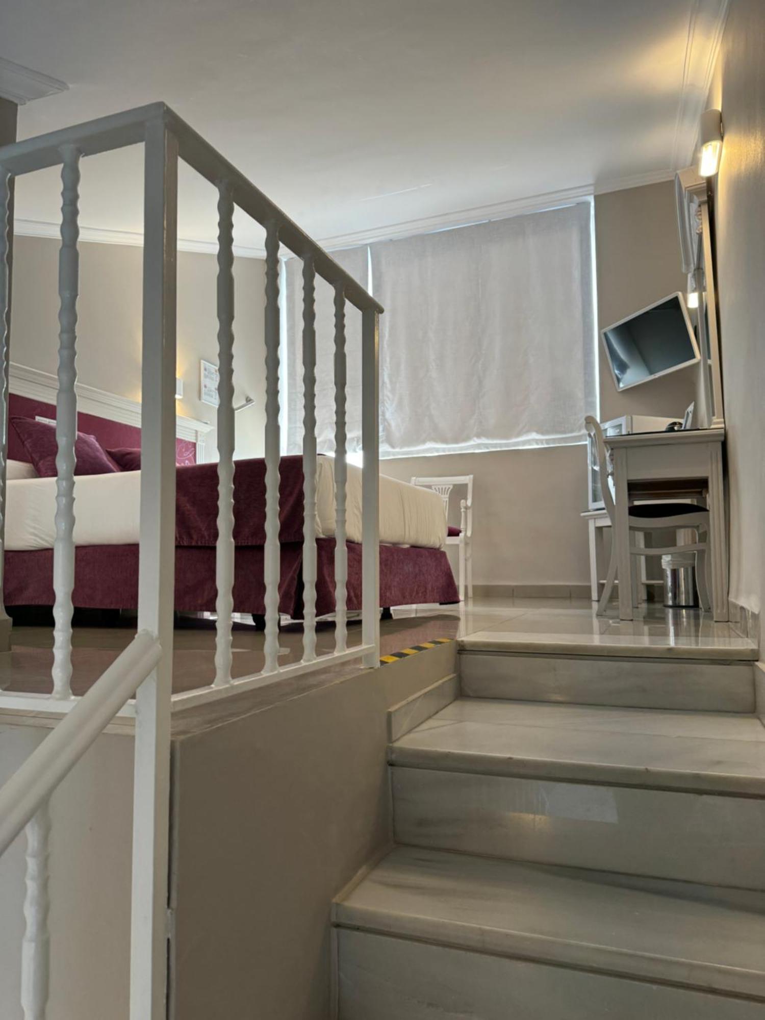נרחה Hotel Plaza Cavana מראה חיצוני תמונה