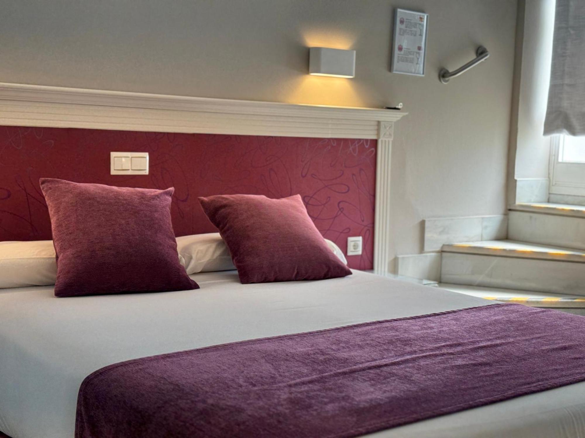 נרחה Hotel Plaza Cavana מראה חיצוני תמונה