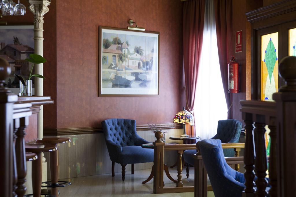 נרחה Hotel Plaza Cavana מראה חיצוני תמונה