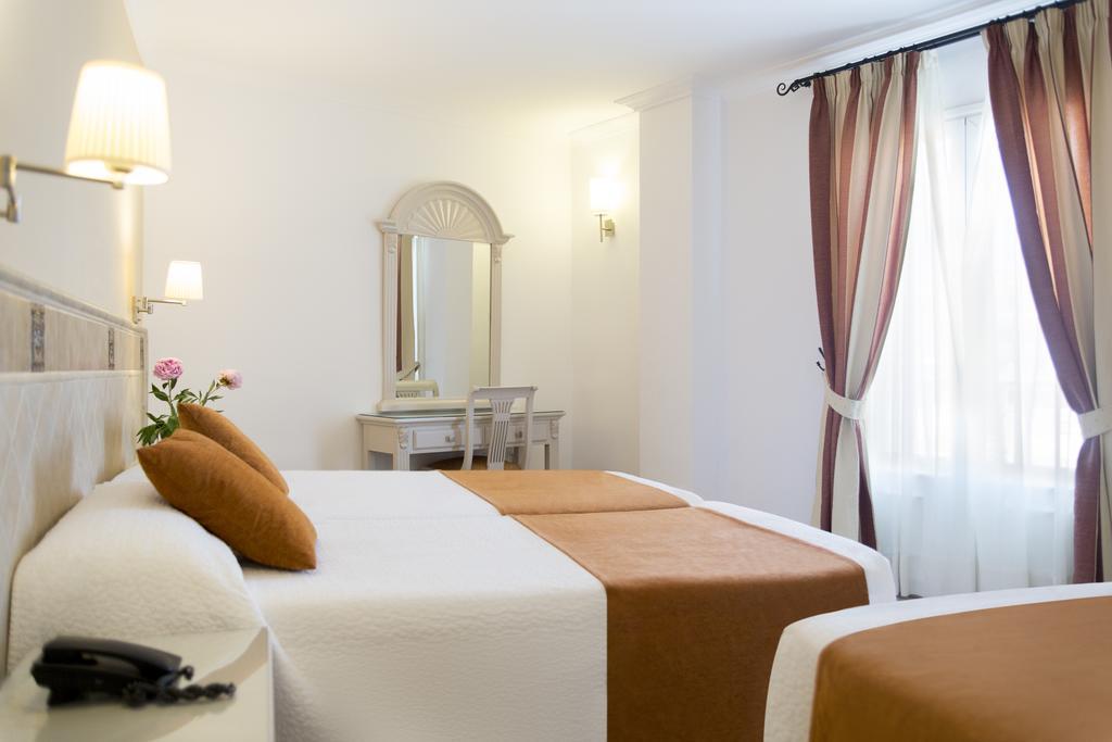 נרחה Hotel Plaza Cavana מראה חיצוני תמונה