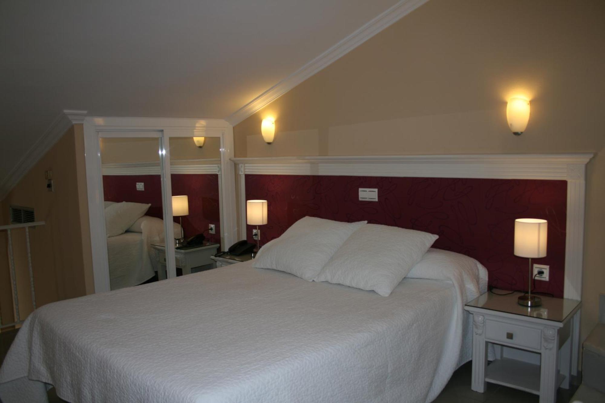 נרחה Hotel Plaza Cavana מראה חיצוני תמונה